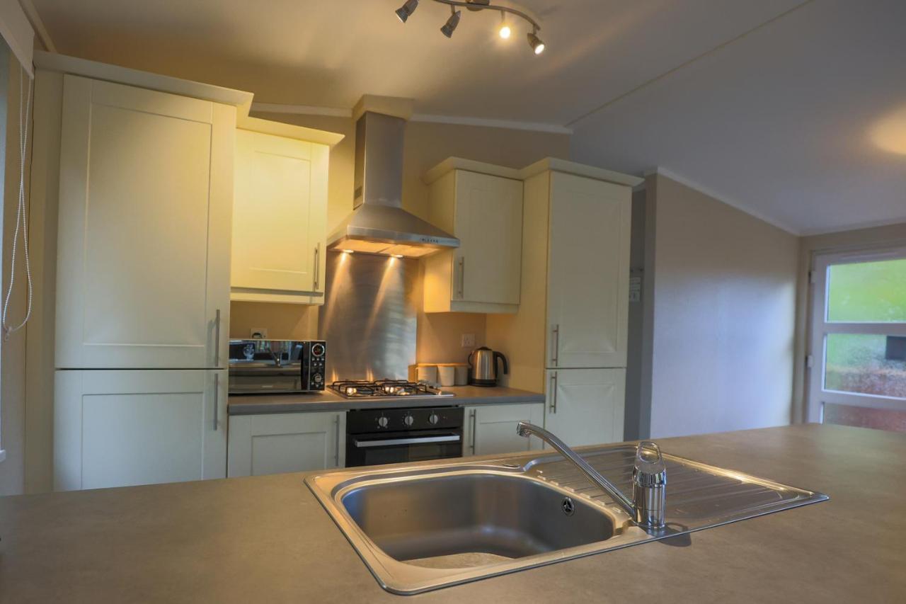 Charming Copse Corner Lodge - Spa Resort - Devon Chudleigh ภายนอก รูปภาพ