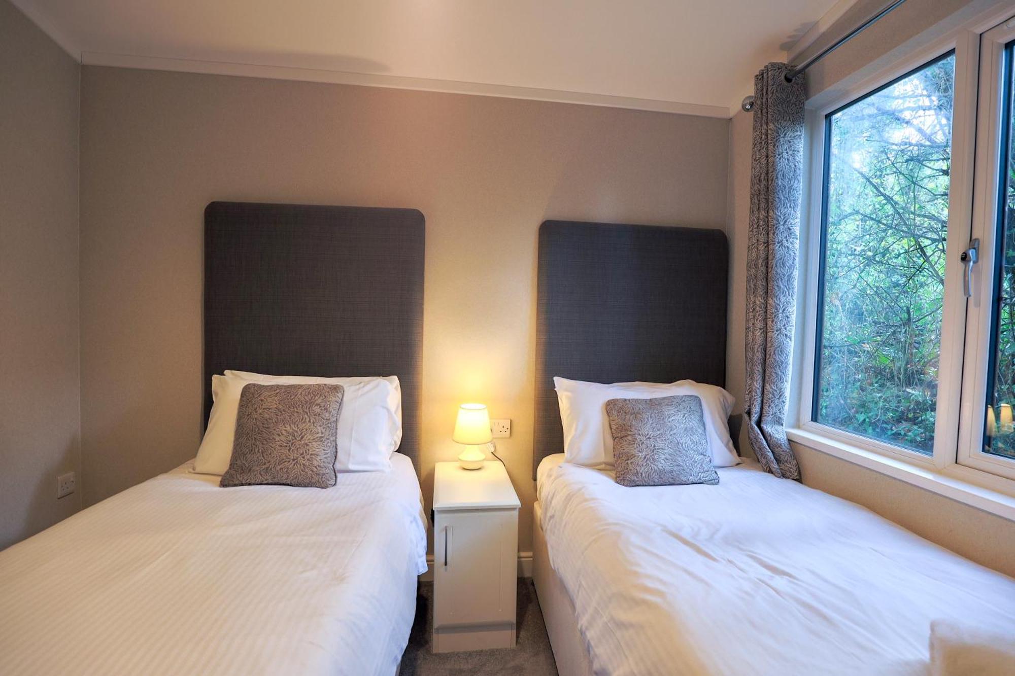Charming Copse Corner Lodge - Spa Resort - Devon Chudleigh ภายนอก รูปภาพ